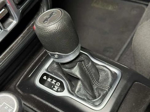 Used 2018 Jeep Wrangler Unlimited Sport S AWD/4WD image 31
