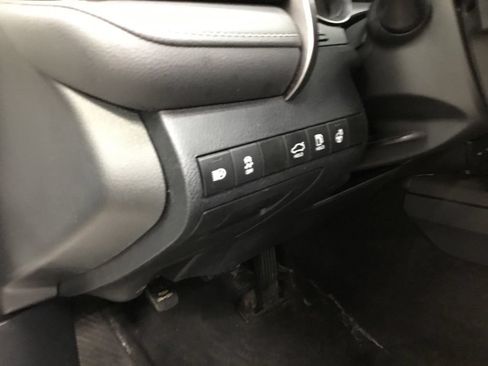 Used 2024 Toyota Camry SE FWD image 8