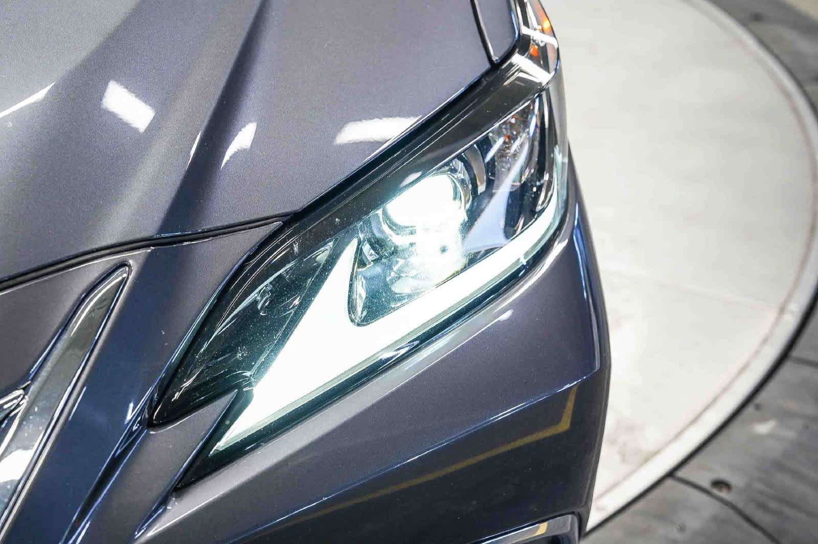 Used 2024 Lexus ES 350 FWD image 7