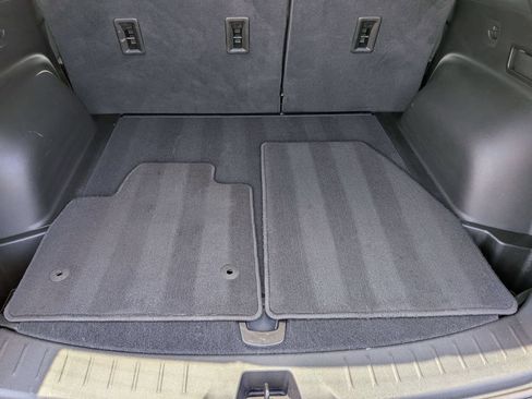 Used 2025 Chevrolet Blazer LT FWD image 29
