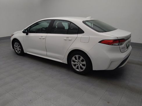 Used 2022 Toyota Corolla LE image 3