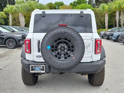 New 2026 Ford Bronco Outer Banks w/ Sasquatch Package image 8