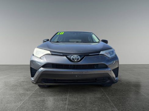 Used 2018 Toyota RAV4 LE AWD/4WD image 11