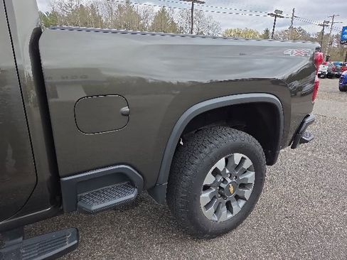 Used 2022 Chevrolet Silverado 2500 Custom w/ Custom Value Package AWD/4WD image 23