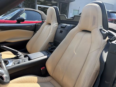 Used 2016 MAZDA MX-5 Miata Grand Touring RWD image 13