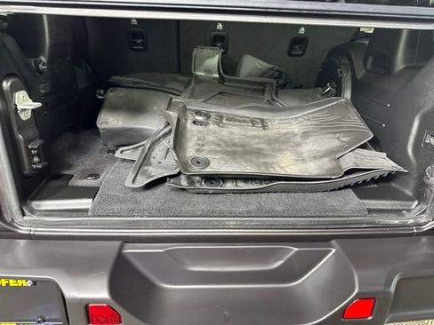 Used 2023 Jeep Wrangler Unlimited w/ Cold Weather Group image 26