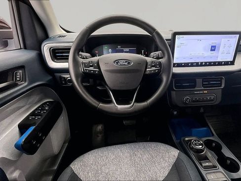 Certified 2025 Ford Maverick XLT w/ XLT Luxury Package FWD image 5