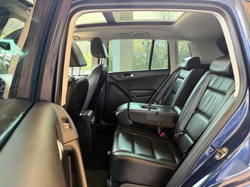 Used 2011 Volkswagen Tiguan S image 20