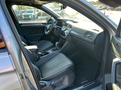 Used 2023 Volkswagen Tiguan SE R-Line image 10