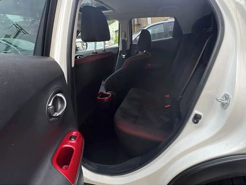 Used 2015 Nissan Juke SV w/ Technology Package image 25