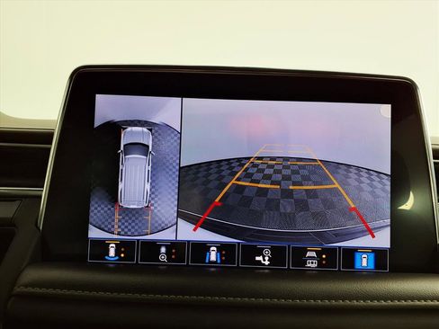 Used 2021 GMC Yukon XL SLT w/ SLT Premium Package image 19