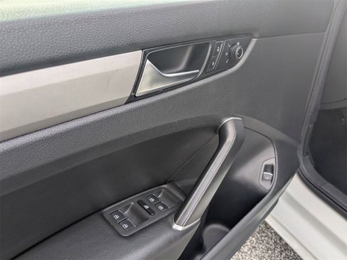 Used 2022 Volkswagen Passat 2.0T SE image 14