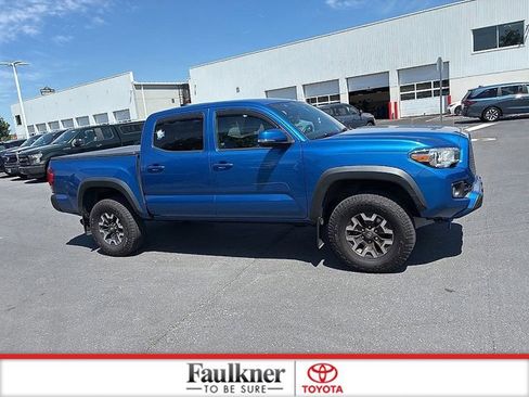 Used 2017 Toyota Tacoma TRD Off-Road w/ Tow Package (A/T) AWD/4WD image 5