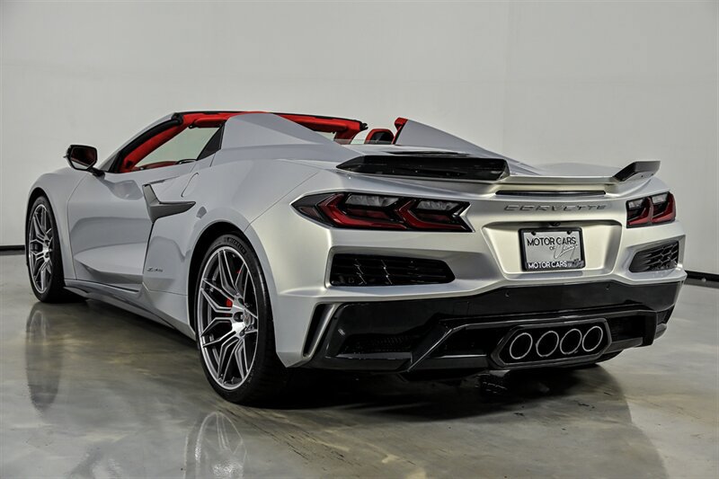 Used 2023 Chevrolet Corvette Z06 w/ Chrome Exterior Badge Package RWD image 7