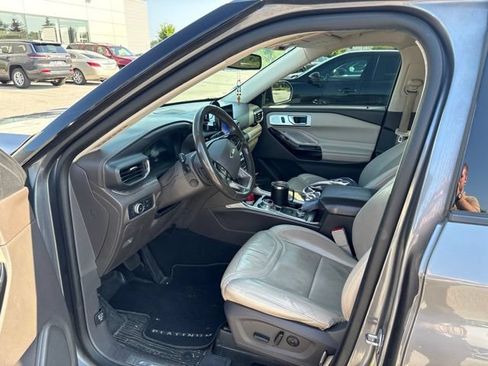 Used 2021 Ford Explorer Platinum w/ Equipment Group 601A AWD/4WD image 8