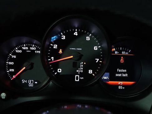 Used 2020 Porsche Macan AWD/4WD image 17