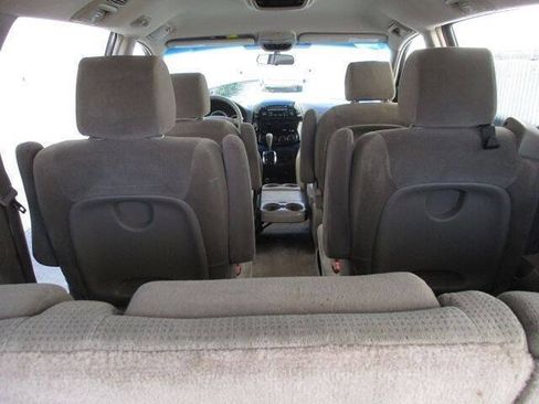 Used 2005 Toyota Sienna LE w/ LE Pkg 1 FWD image 19