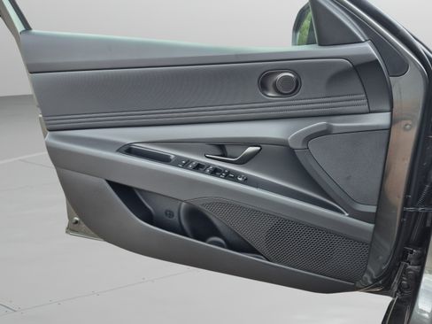 New 2026 Hyundai Elantra SEL Sport FWD image 22
