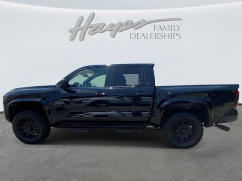 Used 2024 Toyota Tacoma SR5 AWD/4WD image 9