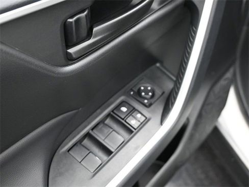 Used 2023 Toyota RAV4 LE image 8