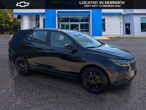 Used 2023 Chevrolet Equinox LS w/ Midnight Edition FWD image 3