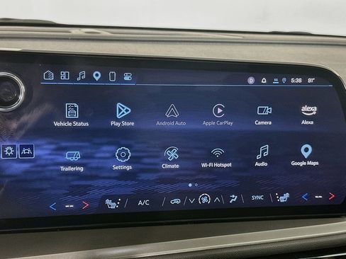 Used 2025 Chevrolet Traverse LT FWD image 21
