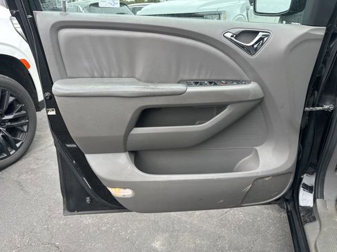 Used 2010 Honda Odyssey EX-L image 17