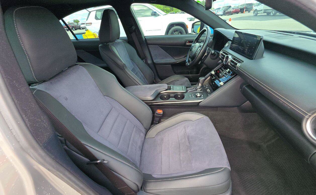 Used 2022 Lexus IS 500 w/ Accessory Package RWD image 14