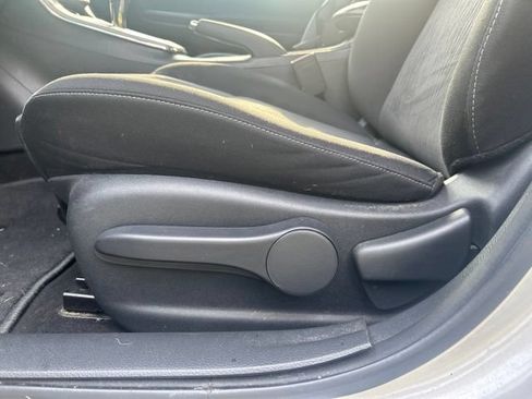 Used 2015 Nissan Sentra SV FWD image 31