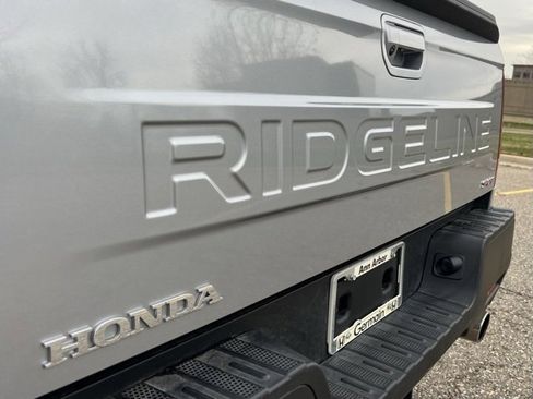 Certified 2024 Honda Ridgeline Sport image 11