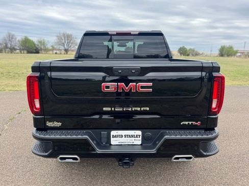 Used 2024 GMC Sierra 1500 AT4 w/ AT4 Premium Package AWD/4WD image 5