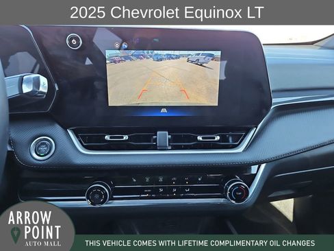 Used 2025 Chevrolet Equinox LT FWD image 24