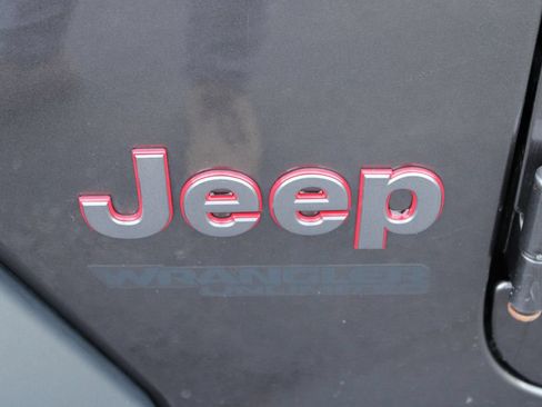 Used 2019 Jeep Wrangler Unlimited Rubicon AWD/4WD image 8