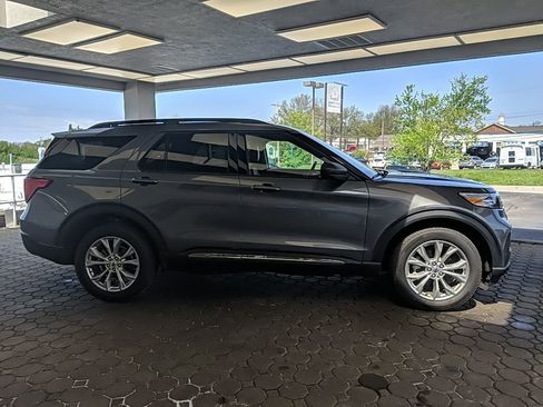 Certified 2023 Ford Explorer XLT w/ Equipment Group 202A AWD/4WD image 5