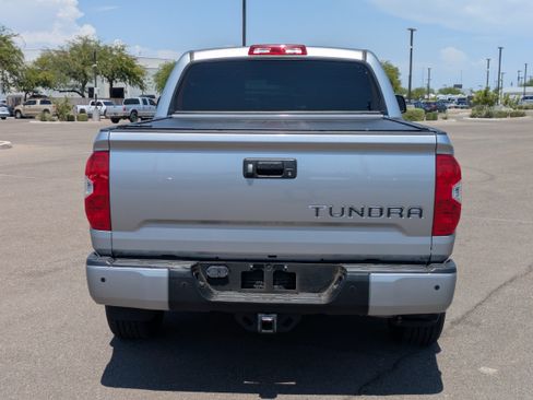 Used 2019 Toyota Tundra SR5 w/ SR5 Convenience Package RWD image 4