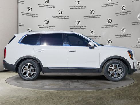 Used 2022 Kia Telluride EX w/ Towing Package image 6