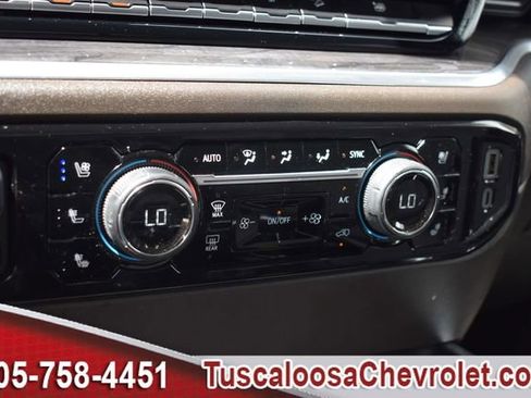 Used 2025 Chevrolet Silverado 1500 LTZ AWD/4WD image 37