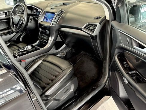 Used 2020 Ford Edge SEL image 25