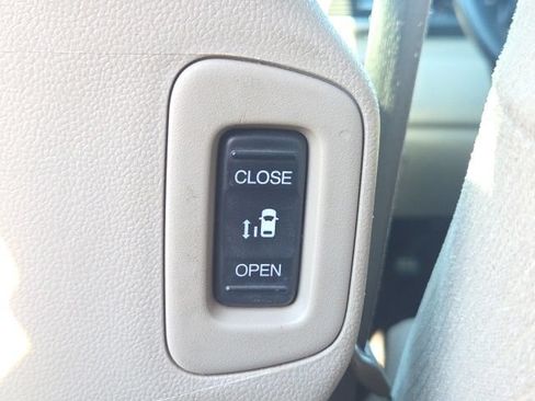 Used 2016 Honda Odyssey SE image 22