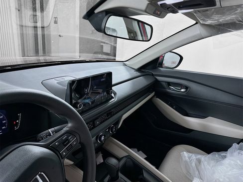 Used 2025 Honda Accord LX image 4