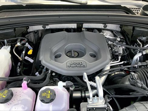 New 2023 Jeep Grand Cherokee 4WD 4xe image 16