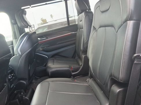 Used 2025 Jeep Grand Cherokee L Overland w/ Luxury Tech Group IV AWD/4WD image 7
