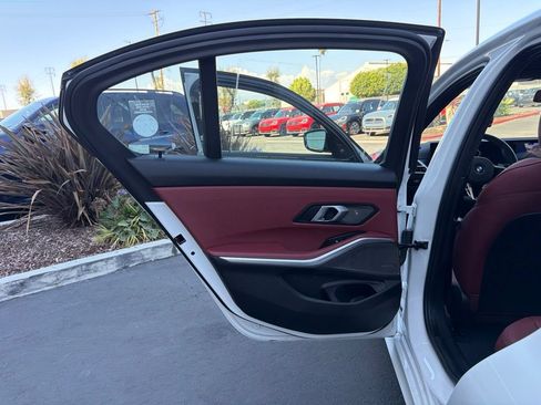 Used 2026 BMW 330i Sedan w/ M Sport Package RWD image 19