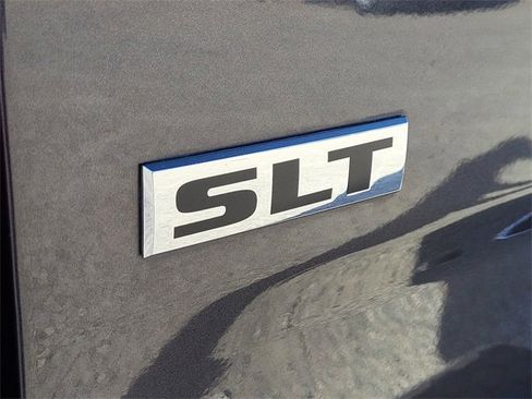 Used 2018 RAM 2500 SLT image 8