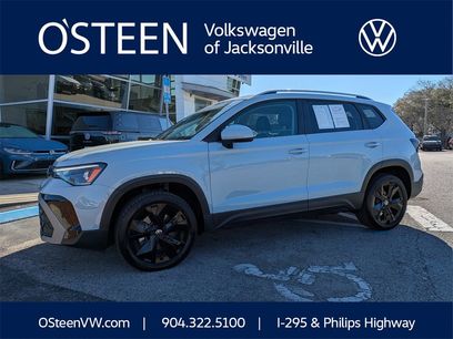 Certified 2025 Volkswagen Taos SE w/ Black Wheel Package