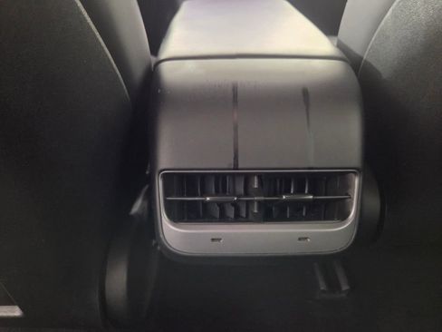 Used 2022 Tesla Model 3 Standard Range image 24