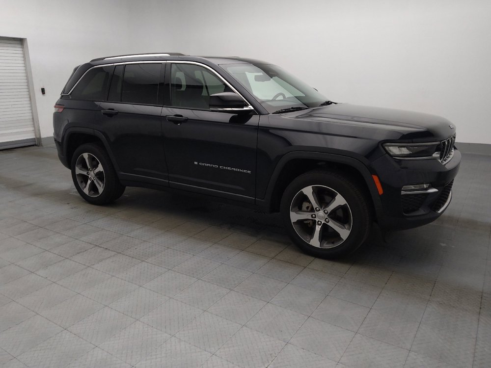 Used 2023 Jeep Grand Cherokee Limited w/ Luxury Tech Group II AWD/4WD image 11