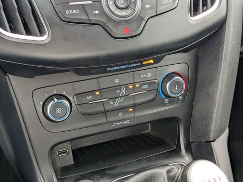 Used 2018 Ford Focus ST image 25