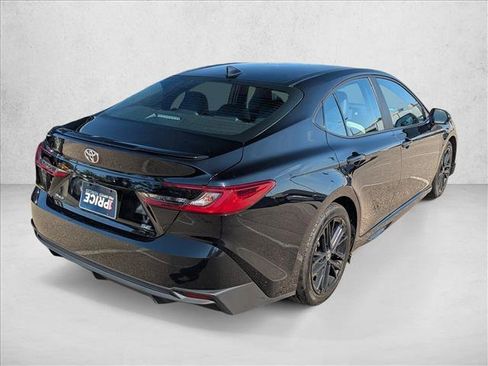 Used 2025 Toyota Camry SE FWD image 5