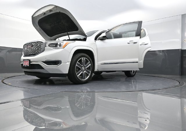 Used 2018 GMC Acadia Denali w/ Technology Package AWD/4WD image 40